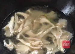 Illustration of how to make mushroom and egg soup 9