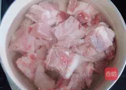 Illustration of how to make kelp and pork ribs soup 1