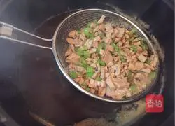 Illustration of how to make Roujiamo 14