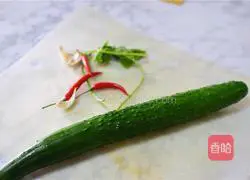 Illustration of how to make cold cucumber 1