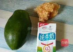 Illustration of how to make milky papaya and white fungus soup 1