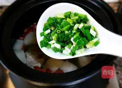 Illustration of how to make beef brisket and radish soup 7