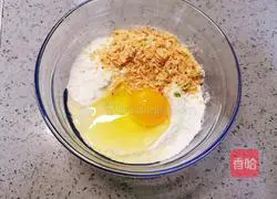 Illustration of how to make shrimp skin egg pancake 3