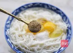 Illustration of how to make noodles and egg pancakes 4