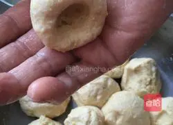 Illustration of how to make raisin steamed buns 8