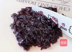 Illustration of how to make carrot, seaweed and egg crispy cake 3