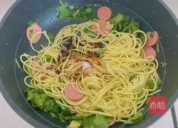 Happy breakfast! Ham fried noodles! Illustration of how to do it 7