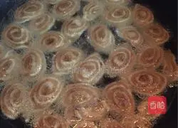 Old Beijing Snacks ~ Illustration of How to Make Cat Ears 11