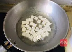 Illustration of how to make braised pork and tofu in a casserole 14