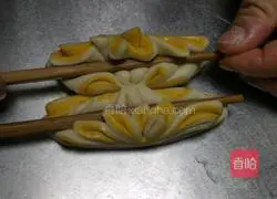  Illustration of making chrysanthemum steamed buns 14