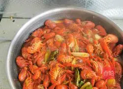 Illustration of how to make spicy beer crayfish➕braised noodles 9