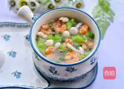 Illustration of how to make luffa, shrimp and mushroom soup 13