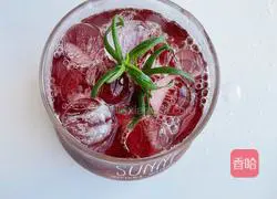 Illustration of how to make cranberry lotus mist ice drink 8