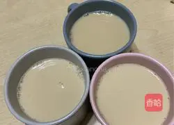 Illustration of how to make pearl milk tea 19
