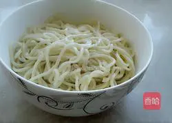 Illustration of how to make toon noodles 8