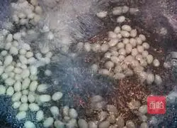 Illustration of how to make kelp and soybean stewed chicken wings 1