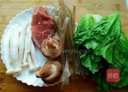 Mushroom and meat slices soup recipe 1
