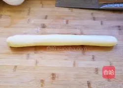 Illustration of how to make crispy twists 9