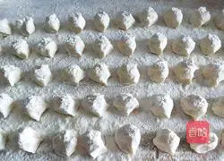 Illustration of how to make steamed pork and green pepper dumplings 9