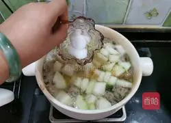 Winter Melon, Coriander and Meatball Soup Recipe Illustration 11