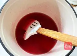 Illustration of how to mix grape jelly with milk 8