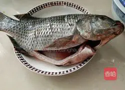 A must-drink soup♥Illustration of how to make crucian carp and tofu soup 1