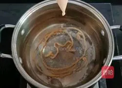 Illustration of how to make pork ribs noodle soup (baby food supplement) 6