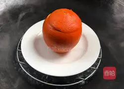 Illustration of how to make fresh orange and white fungus soup 8