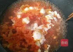 Illustration of how to make tomato and egg soup 13