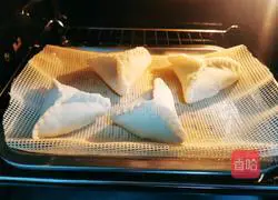 Illustration of making sugar triangle 15