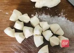  Illustration of how to make leek and egg dumplings 11