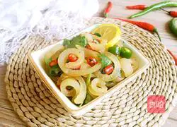 Illustration of how to mix lemon with pork rinds 14