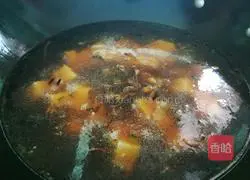 龙Illustration of how to make fish tofu soup 8