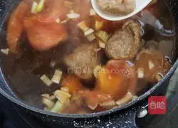 Tomato and Egg Pimple Soup Illustration 7