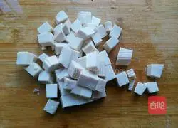 Illustration of how to make crucian carp tofu soup 2