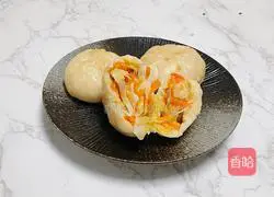 Illustration of how to make carrot and cabbage buns 9
