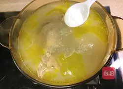 Illustration of how to stew chicken with palm ginseng 9