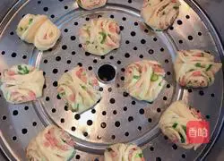  Illustration of how to make diced sausage rolls 11