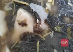 Illustration of making soup wontons 3