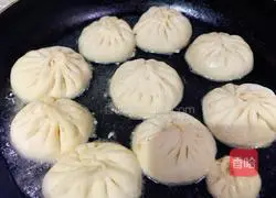 Illustration of how to make fried buns 8