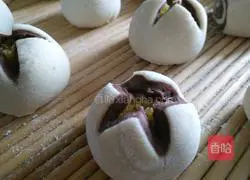 Pineapple Illustration of how to make two-color steamed buns with stuffing and opening smile 7