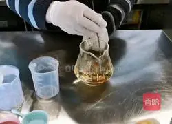 Illustration of how to make the anti-epidemic drink Luo Han Guo, Snow Pear and Honey Water 3