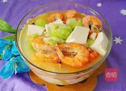 Illustration of how to make loofah, shrimp and tofu soup 15