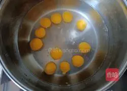 Illustration of how to make pumpkin meatball soup 7