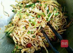 Illustration of Sichuan Style Chicken Shredded Cold Noodles 8