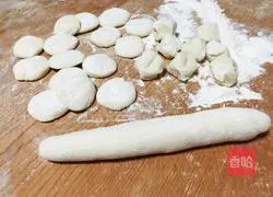 Illustration of how to make pork and okra stuffed dumplings 9