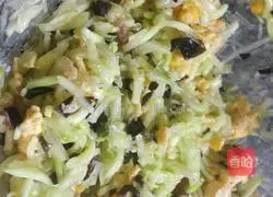 Illustration of how to make zucchini and egg stuffed buns 9