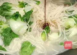 Illustration of how to make vegetable and egg noodle soup 8