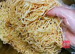 Illustration of how to make Bean Braised Noodles 7