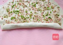 Illustration of how to make spiced ham and scallion rolls 9